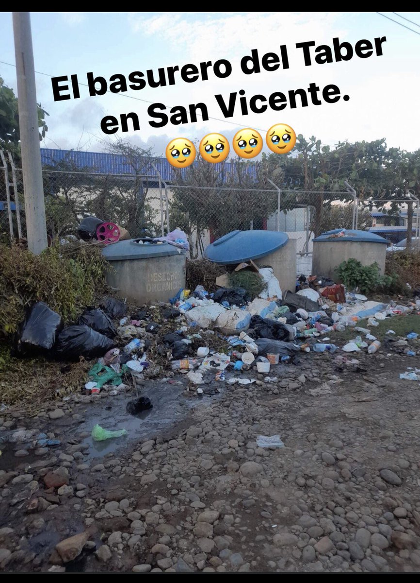 marionery503's tweet photo. Hermano @tobyjrtaber pida a su pastor o feligreses del Taber en San Vicente que limpie esos basureros, dirán que no es su trabajo, pero no se vale tener o pasar por ese panorama el día del culto, sin hablar de mal olor a 💩 que se siente adentro cuando hace norte. @tabercentral https://t.co/YcZC0Tp7L6