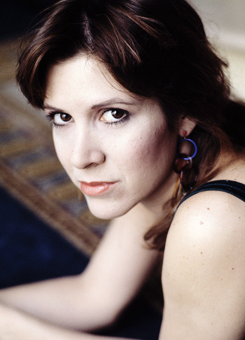 SlaveLeia_'s tweet photo. #carriefisher #closeup #actress #moviestar #Diva #Hollywood https://t.co/q5VhFqb4vU