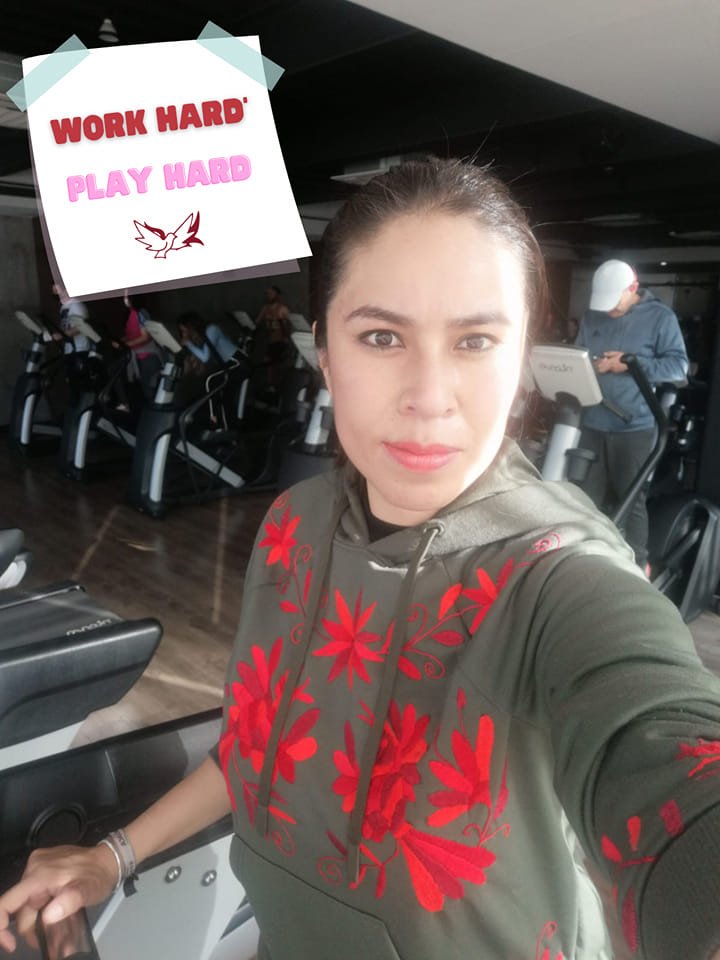 ssimey's tweet photo. Como dicen por ahí. ¡Mente sana en cuerpo sano! #BuenosDías ¿Cómo van esos propósitos de año nuevo? Por acá desde temprano intentando cumplirlos
Miren nomas' que bonita sudadera adquirida en el punto de venta que recién inauguramos de #Hidarte en #Tenango 😍 https://t.co/u6IPvIikSz
