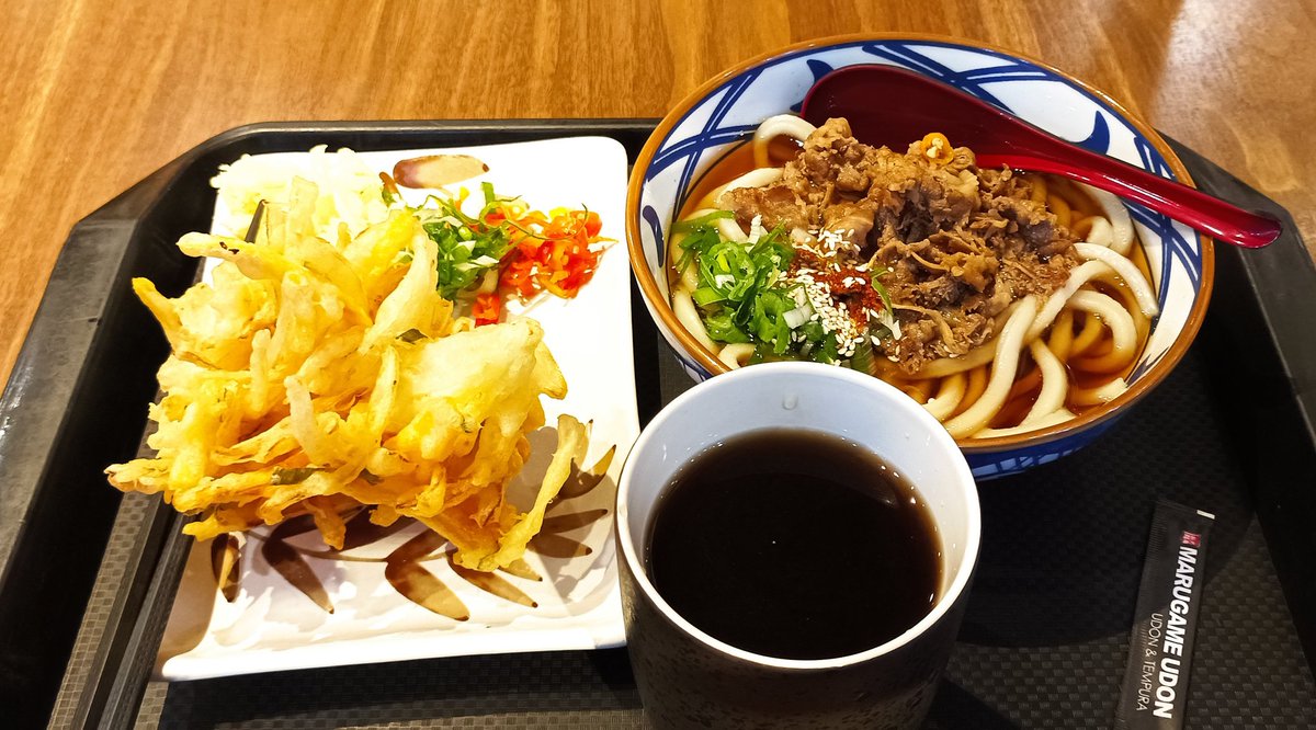 layxi's tweet photo. @FOOD_FESS Hari ini. 
Aku makan sendiri, jadi customer pertama yg dine in, duduk di pojokan, terharu seumur-umur jadi sandwich generation dan banyak tanggungannya, dan tiap makan agak "enak" hampir selalu jd omongan keluarga, akhirnya bisa betul2 menikmati makan (luxury bagiku) 🥲 https://t.co/jPVMHi8a5w