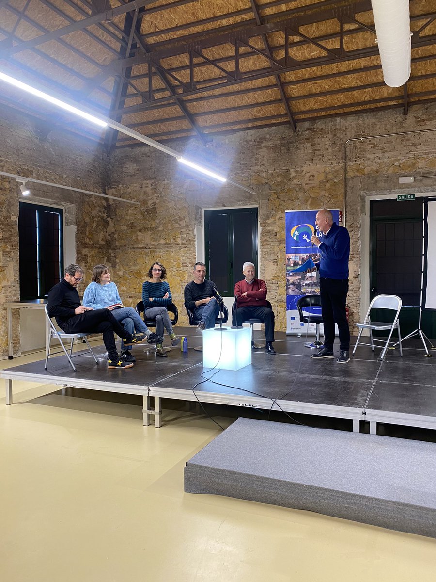 internacionalUM's tweet photo. Hoy se está celebrando el #EDULANDSFEST: CONECTAR IES/ESCUELA CON EL PAISAJE CERCANO. Festival de innovación pedagógica sobre nuevas pedagogías basadas en el contexto ecosocial. Una iniciativa del proyecto Erasmus+ @EdulandsT @sepiegob 
https://t.co/bXaJDABFBf https://t.co/72trHAk2Tg