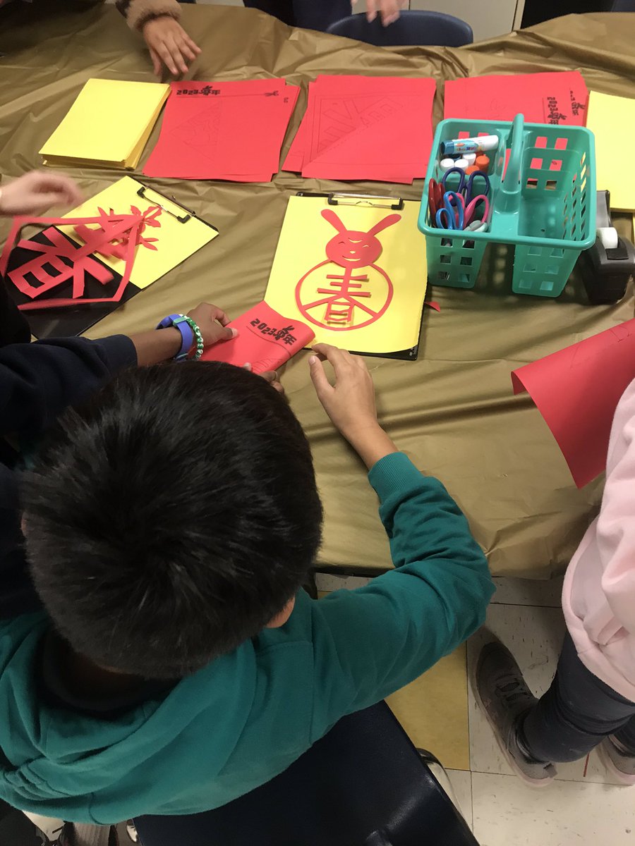 Chinese Lunar New Year celebrations are underway in 4th grade! @AGHoulihan @jttopp @ParticipateLrng @JudyOuyang @jessicacgarner @PollyGlotPress @UCPSNC