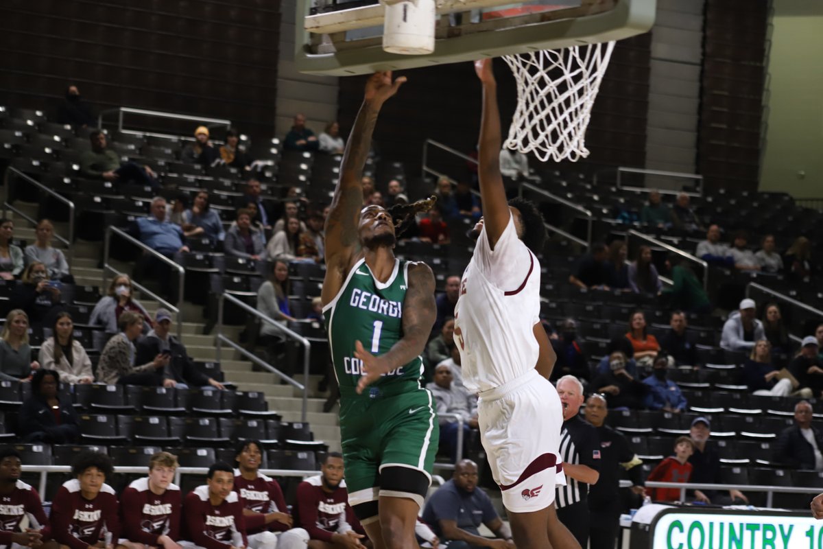 GCSUBobcats's tweet photo. ON THIS DATE: Jan. 22, 2022

GCSU Basketball's Jordan Thomas scores his 2,000th career point, the only player in school history to do so!

#ThunderBrought #GCSUBasketball https://t.co/7AITLMglIV