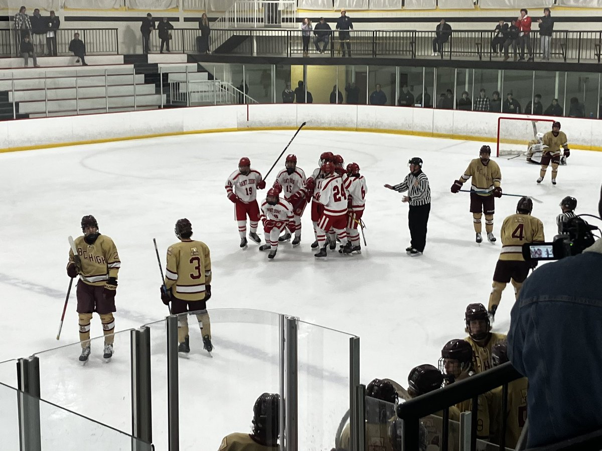 USRealityReport's tweet image. Prior to an excellent @HillerAthletics @HillerHockey win.. #StJohns scored a goal in the final seconds to take down #BCHigh 2-1.