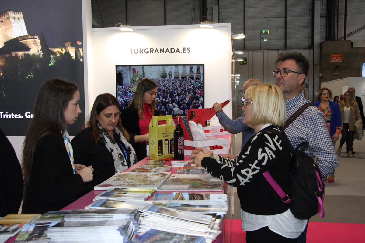 dipgra's tweet photo. 👉 La institución, que ha presentado este proyecto en Fitur 2023, ha incluido la iniciativa en la estrategia contra la despoblación con el objetivo de fijar la población y reforzar la oferta turística de estas zonas

https://t.co/VGFvjC5kAw https://t.co/6LiBPjTVVd