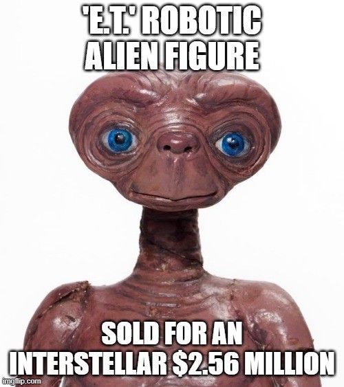 AuctionMediaAMG's tweet photo. The 'E.T.' alien figure sold for $2.56 million at a Classic Hollywood Memorabilia Auction.👽

The character's skin, E.T.'s maquette, sold for a relatively low $125,000. The film's Kuwahara BMX bike sold for $115,200.💰

#ET #HollywoodAuctions #Memorabilia

image @JuliensAuctions https://t.co/kj0iGIlx6f