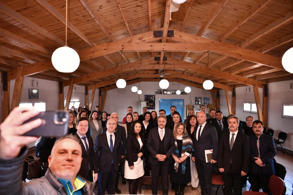 📍Ayvalık 

15 Eylül Ortaokulumuzda sevgili öğrencilerimiz ve öğretmenlerimizle bir araya geldik. 

Şimdi #BİGEP ile çalışma zamanı…