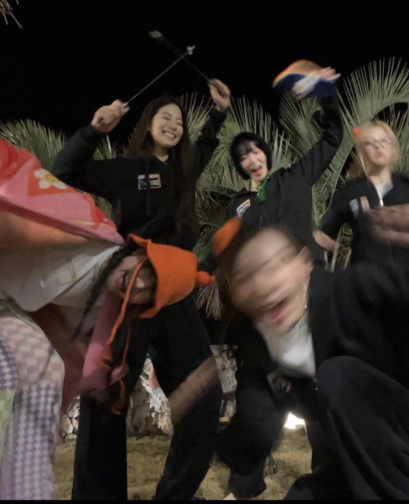 chaewspace's tweet image. MY LOVE