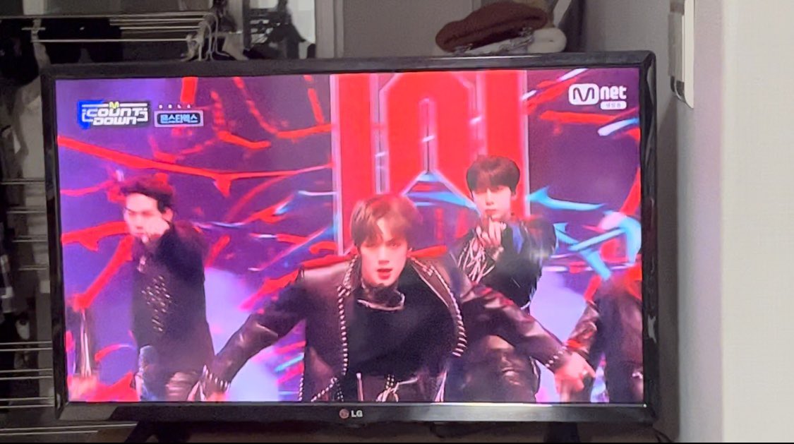 @MnetMcountdown @MnetKR 
엠카 본방사수 필수⭐️
몬엑 오늘도 최고
#엠카운트다운 #엠카 #본방사수 #MONSTAX #몬스타엑스 #뷰티풀라이어