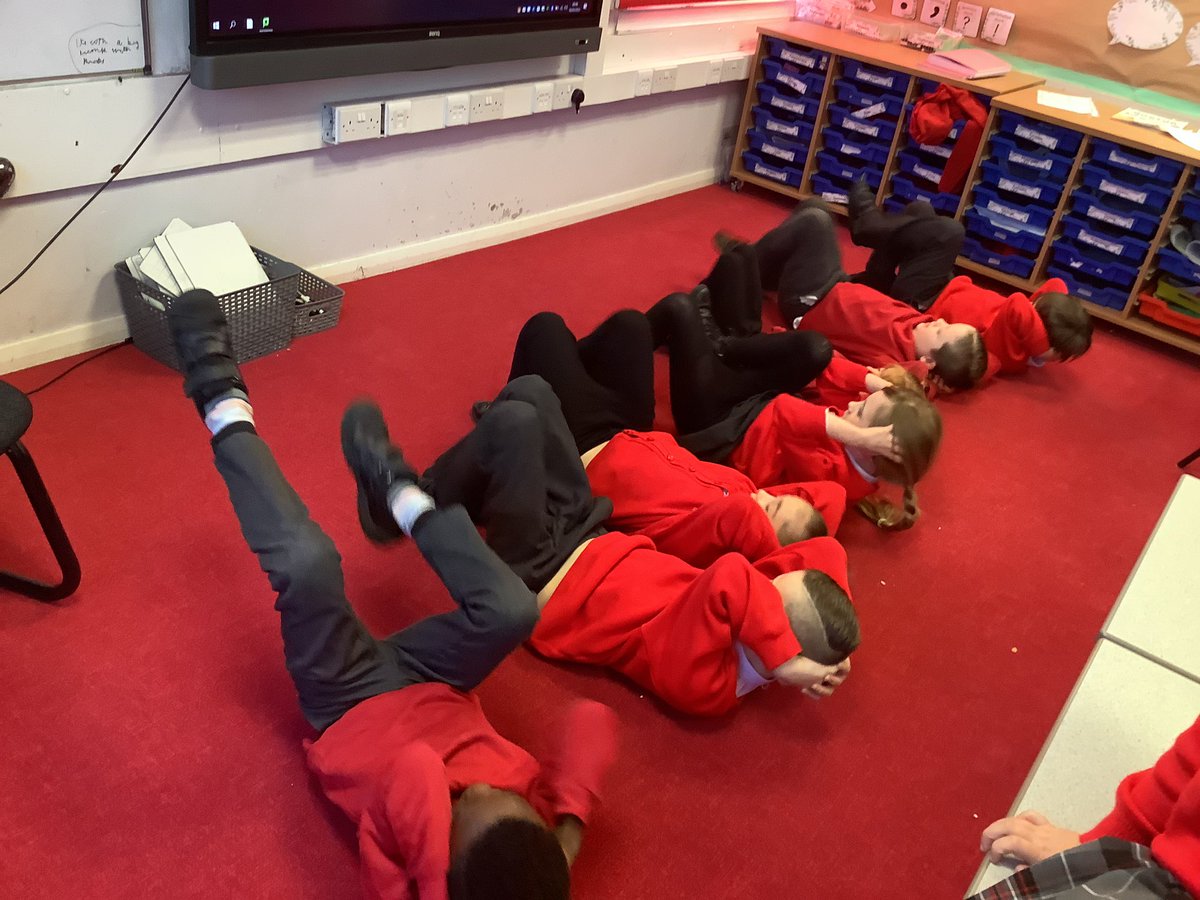 CTK_thornaby's tweet photo. Class 5 worked hard on their crunches this morning! All of our stomachs are hurting now😂 #activejan 💪 https://t.co/hfhvOUJhWB