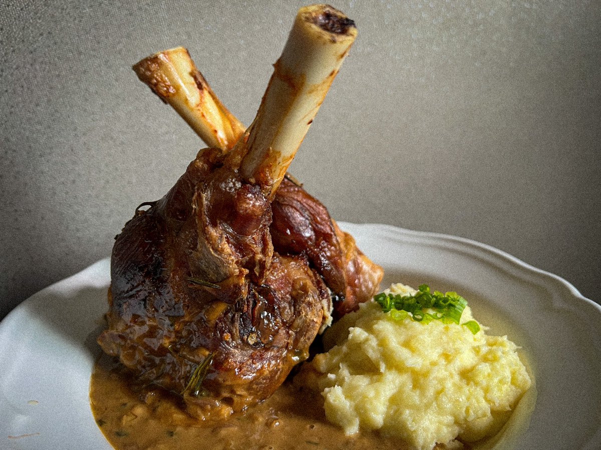TheWarKitchen's tweet photo. 4 hour braised lamb shanks served with butter-cream mash, made from scratch
Sauce thickened with bone broth, coconut aminos & a dash of cream
War Mode #WarKitchen ⚫️🔴 (if you look closely, there’s two; always double-barreled 🧨) https://t.co/sx04nSuIjU