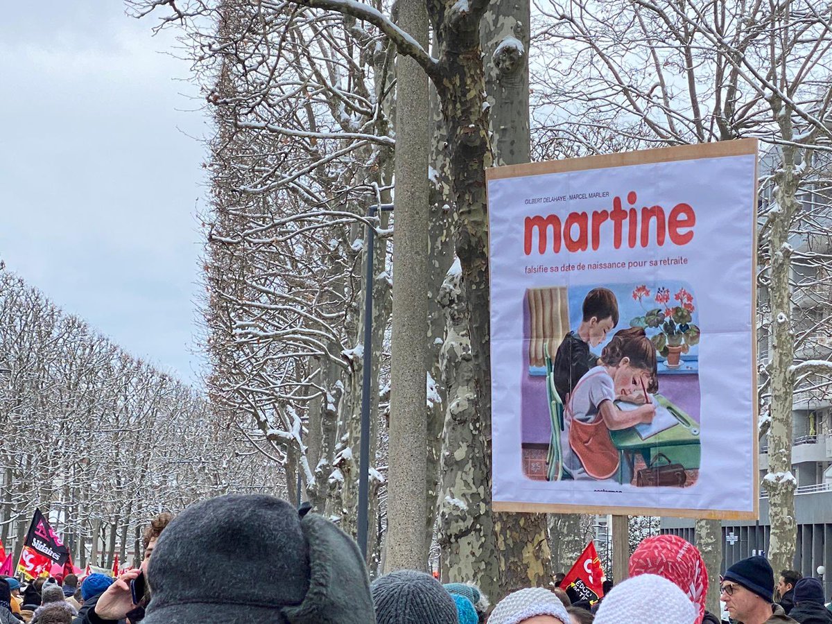 AnthonyPerrel's tweet photo. Les manifs, c’est aussi des pancartes pépites.#greve19janvier #SaintÉtienne https://t.co/WFXMW3ZUHs