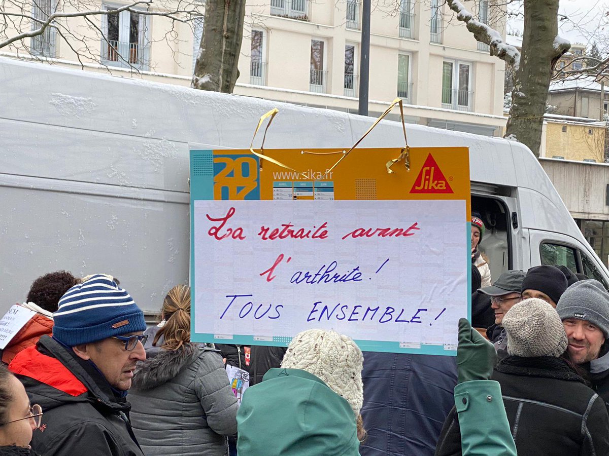 AnthonyPerrel's tweet photo. Les manifs, c’est aussi des pancartes pépites.#greve19janvier #SaintÉtienne https://t.co/WFXMW3ZUHs