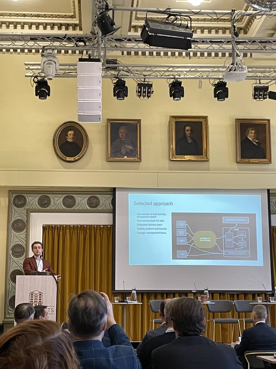 Fintraffic_fi's tweet image. Digitalisaation avulla parempaa asiakaskokemusta. Datan avulla materiaalien seuraamista kehitetty. Saapumisaikojen ennusteet nyt tarkkoja ja jaettavissa asiakkaille @nikokorte @SSAB_AB #digilog2023 #logistiikka #digitalisaatio #data