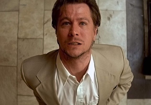 keeechan_0512's tweet image. 「レオン」と言えばゲイリー・オールドマンが演じたスタンスフィールド。
スタンのあの伝説の名シーン撮影風景。
#映画大好き #映画好きな人と繋がりたい #レオン #ゲイリーオールドマン #スタンスフィールド