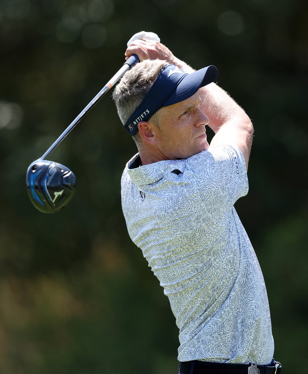 The captain leading by example - leading at (-8) in Abu Dhabi after day 1.  Also, it's driver launch day #MizunoSTZ230 #CORTECHChamber.  Reviews from 2pm today. #nothingfeelslikeamizuno