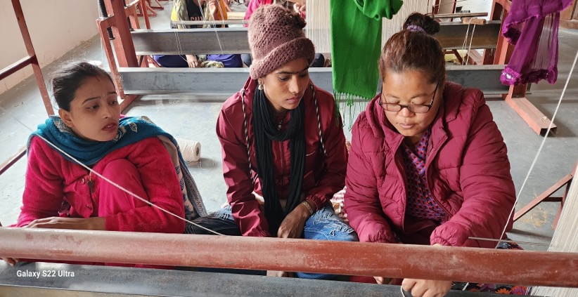 SEEP_Programme's tweet image. Partnership Update: Enabling skilling & employment of PwDs in carpet weaving via a newly set up facility in Malangawa, Sarlahi specially designed to cater to PWDs’ skilling needs. 100+ PwDs will be skilled & placed in carpet value chain jobs by Label STEP by 2023. @UKinNepal