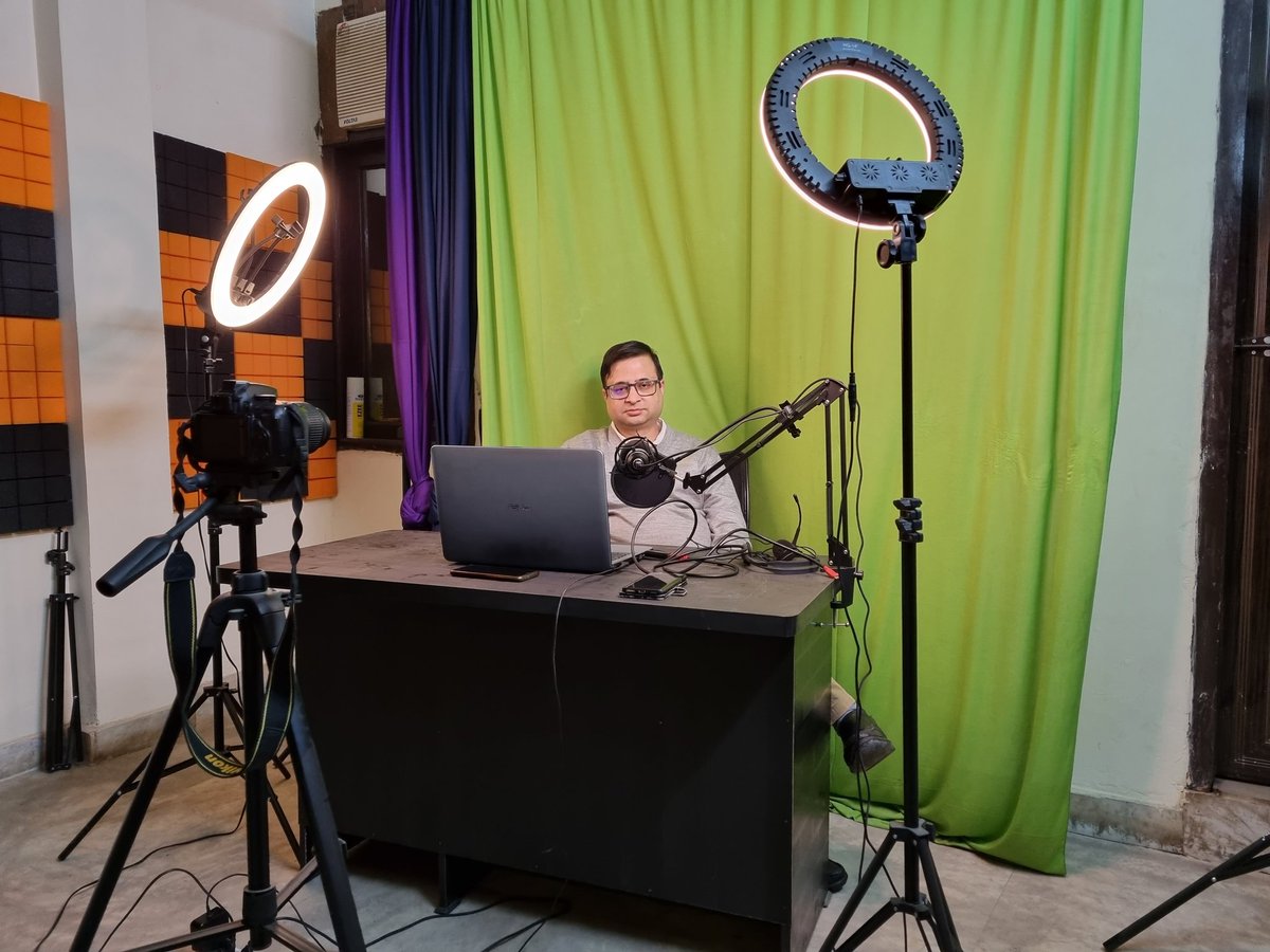 abhishekrajaram's tweet photo. The Studio is ready

Will start my YouTube channel again https://t.co/Hb9qnQ1LLt