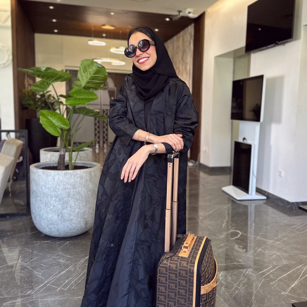 zenaemaad's tweet photo. هُنا السودااااان ❤️❤️❤️🇸🇩 
متحمسة اشوفكم وأغني معاكم لأول مره !! https://t.co/OUpDYqWZH6