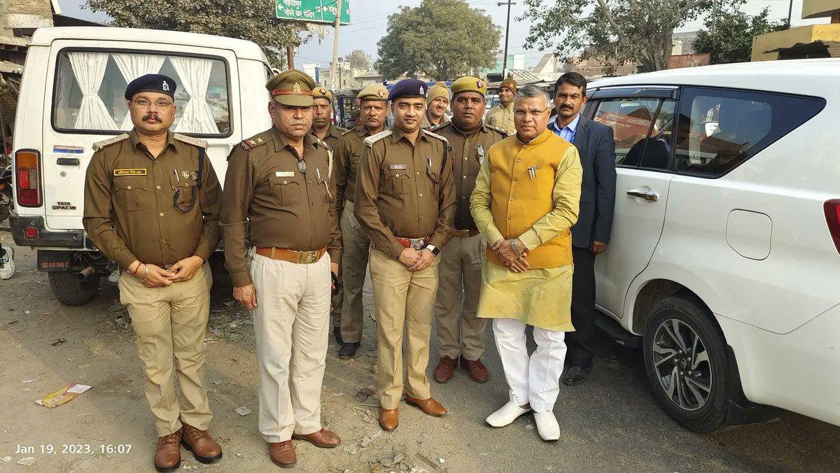 dharmindia51's tweet photo. आज जनपद बुलंदशहर पहुंचने पर विभागीय अधिकारियों द्वारा किए गए स्वागत के लिए आभार धन्यवाद।
#NarendraModi 
#AmitShah 
#JPNadda
#MYogiAdityanath #SunilBansal
#Dharampalsingh
#BhupendraSingh 
#PMO_INDIA
#BJP4UP #BJP4IND
#UPgovt
#karagar 
#Homgards https://t.co/j4SnPQGuEo