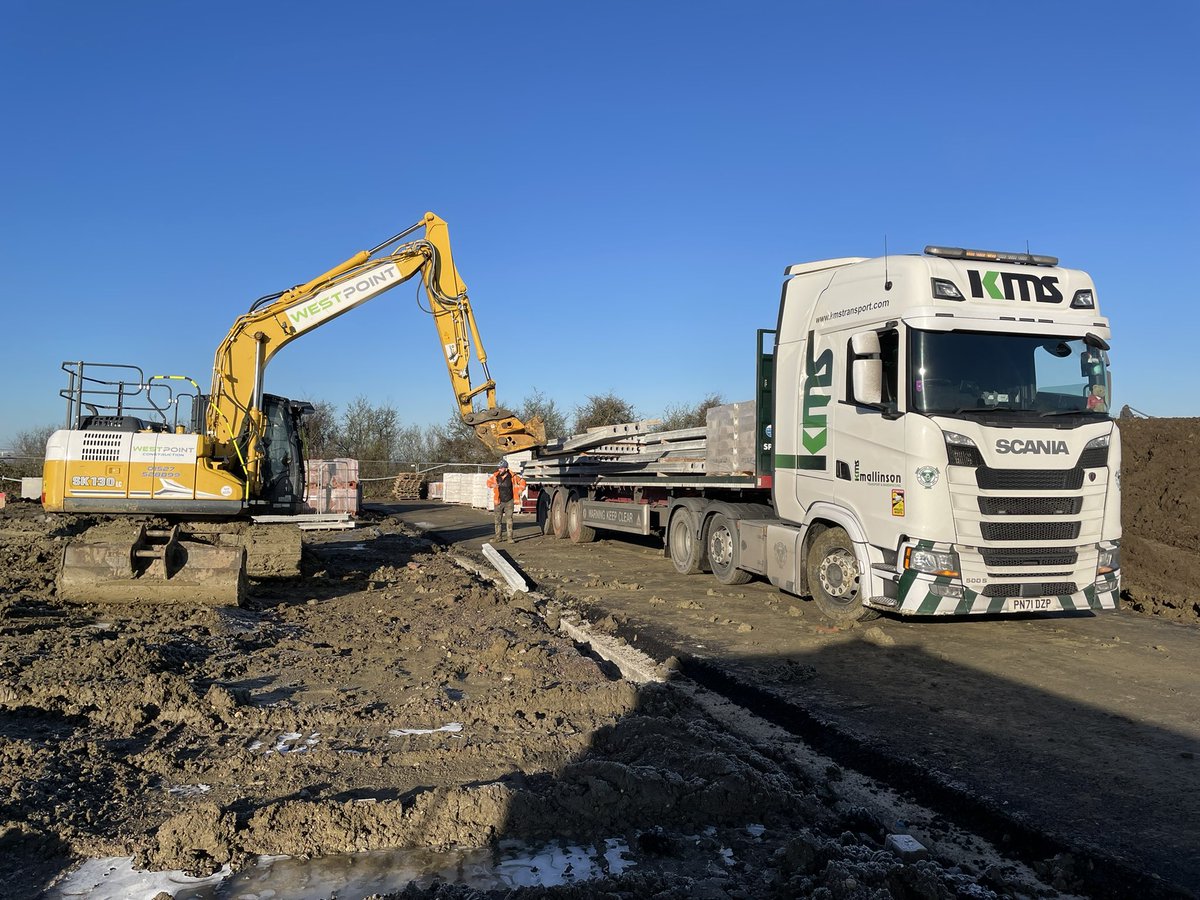 DamianEllis20's tweet image. Paris Monday, mud n sludge in Cheltenham on Thursday! 🤣🚛🤙🏻🤠 #variation