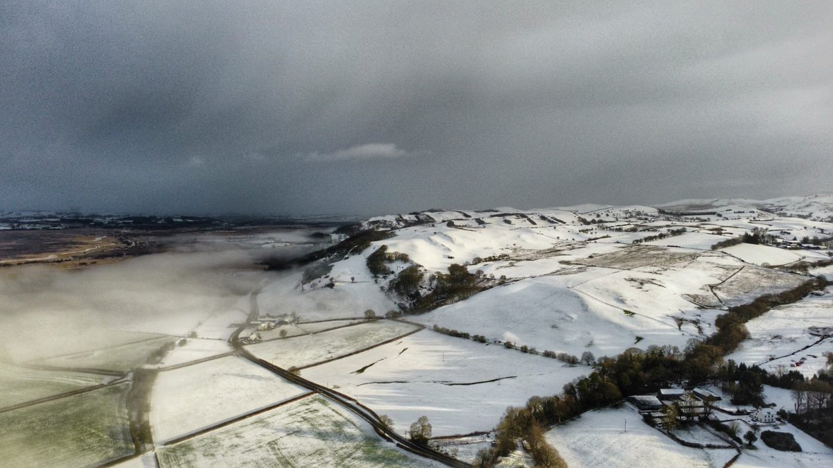 LowriAnn11's tweet photo. @DerekTheWeather the snow covering the cambrian mountains. Tregaron, Ceredigion. Photo credit: Rhodri Morgan. https://t.co/O7c7r497H8