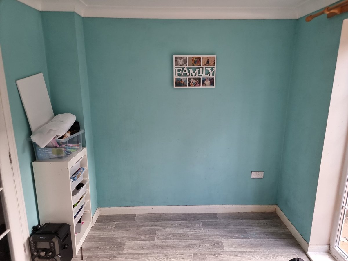 Kyle__hussey's tweet photo. Decided to turn the old playroom into a office studio this week 😇 exiting times! #ugc #tiktok #familytiktok #toyreview #toy #review #contentcreators #makeover https://t.co/3u3tFMLTzl