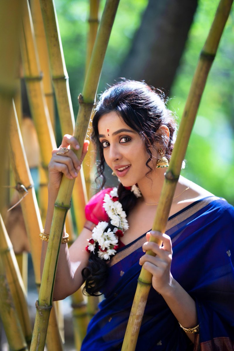 Royalreporter1's tweet photo. Exploring the beauty with the ethnical attires, actress  @iriyasuman looks fabulous and appealing with angelic looks in her latest clicks.

@riyacast
@johnmediamanagr https://t.co/FNhmP0IXAZ