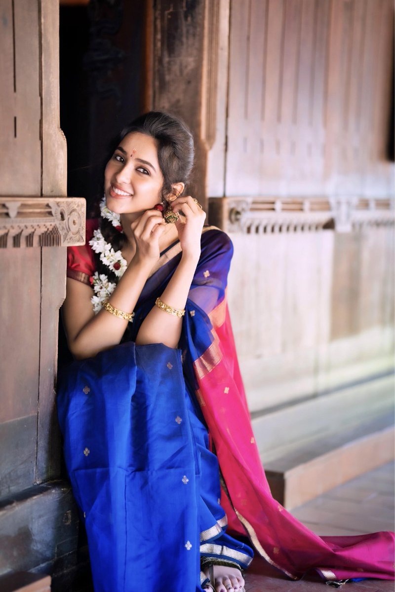 Royalreporter1's tweet photo. Exploring the beauty with the ethnical attires, actress  @iriyasuman looks fabulous and appealing with angelic looks in her latest clicks.

@riyacast
@johnmediamanagr https://t.co/FNhmP0IXAZ