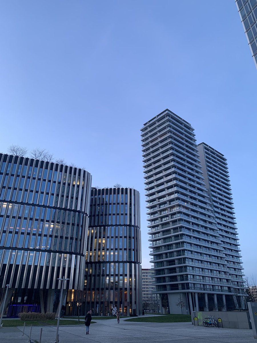 MichalBunc's tweet photo. Každý den - super pohledy. 

Mám to tu rád 😎❤️

#pankrac #byznys #office #naprostredizalezi https://t.co/cDn7IVnzIv