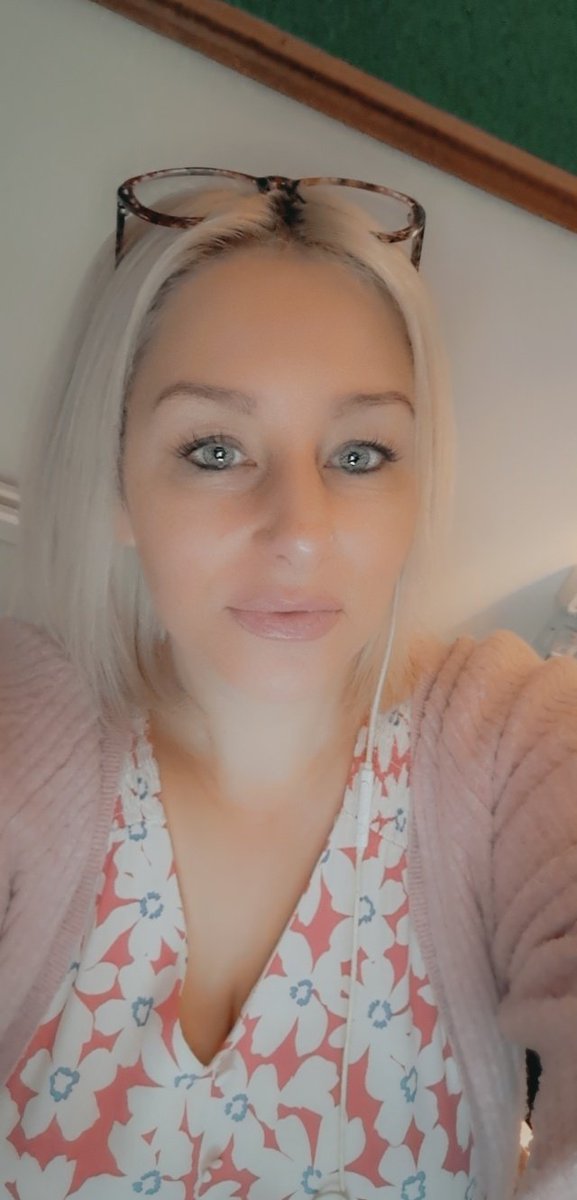 Morning Twats. Finally don't feel like a scruff now I've washed my hair!😆😆😊

Have a blessed day!!!❤