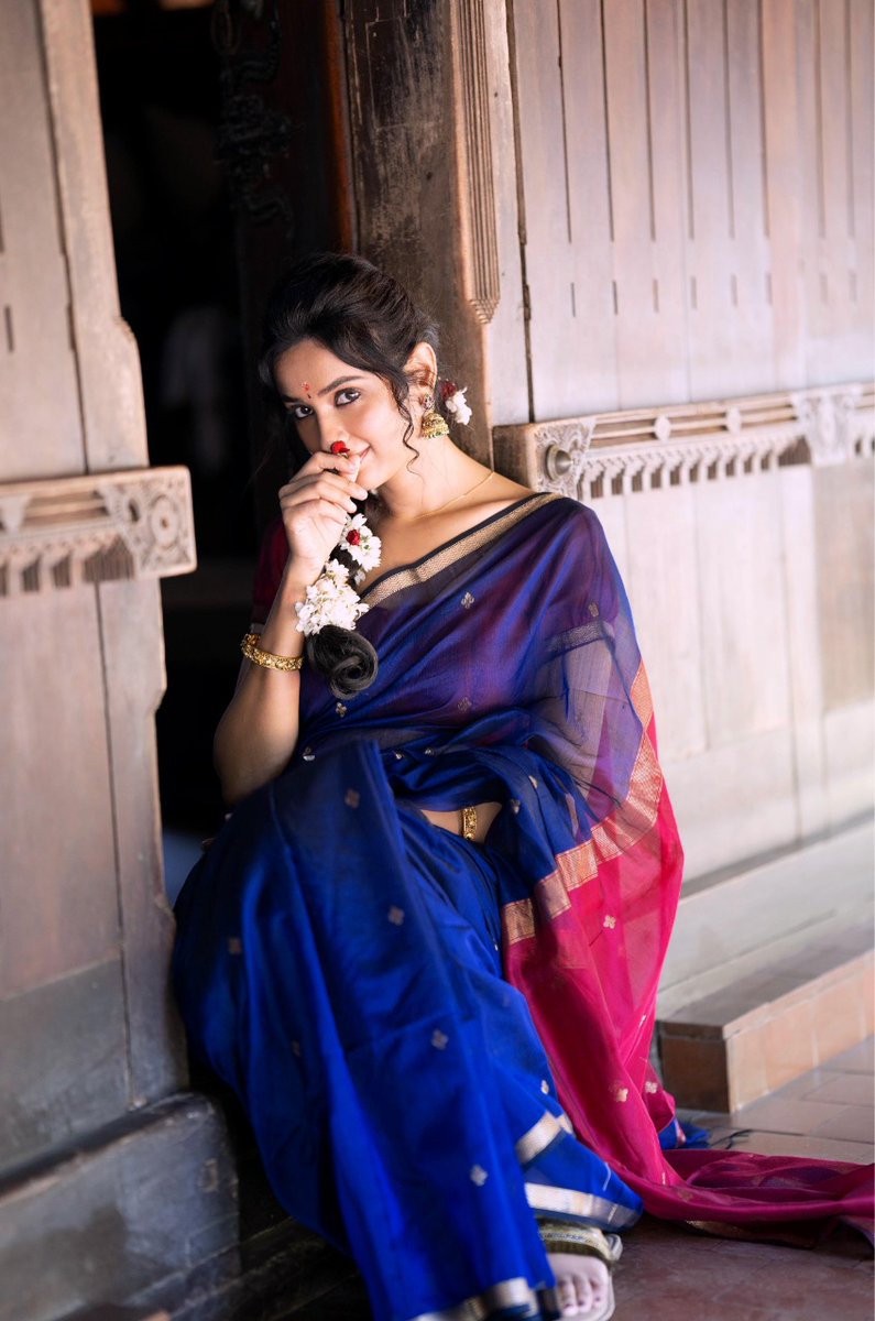 sg120678's tweet photo. Exploring the beauty with the ethnical attires, actress  @iriyasuman looks fabulous and appealing with angelic looks in her latest clicks.

@riyacast
@johnmediamanagr https://t.co/svL8mgEnIX