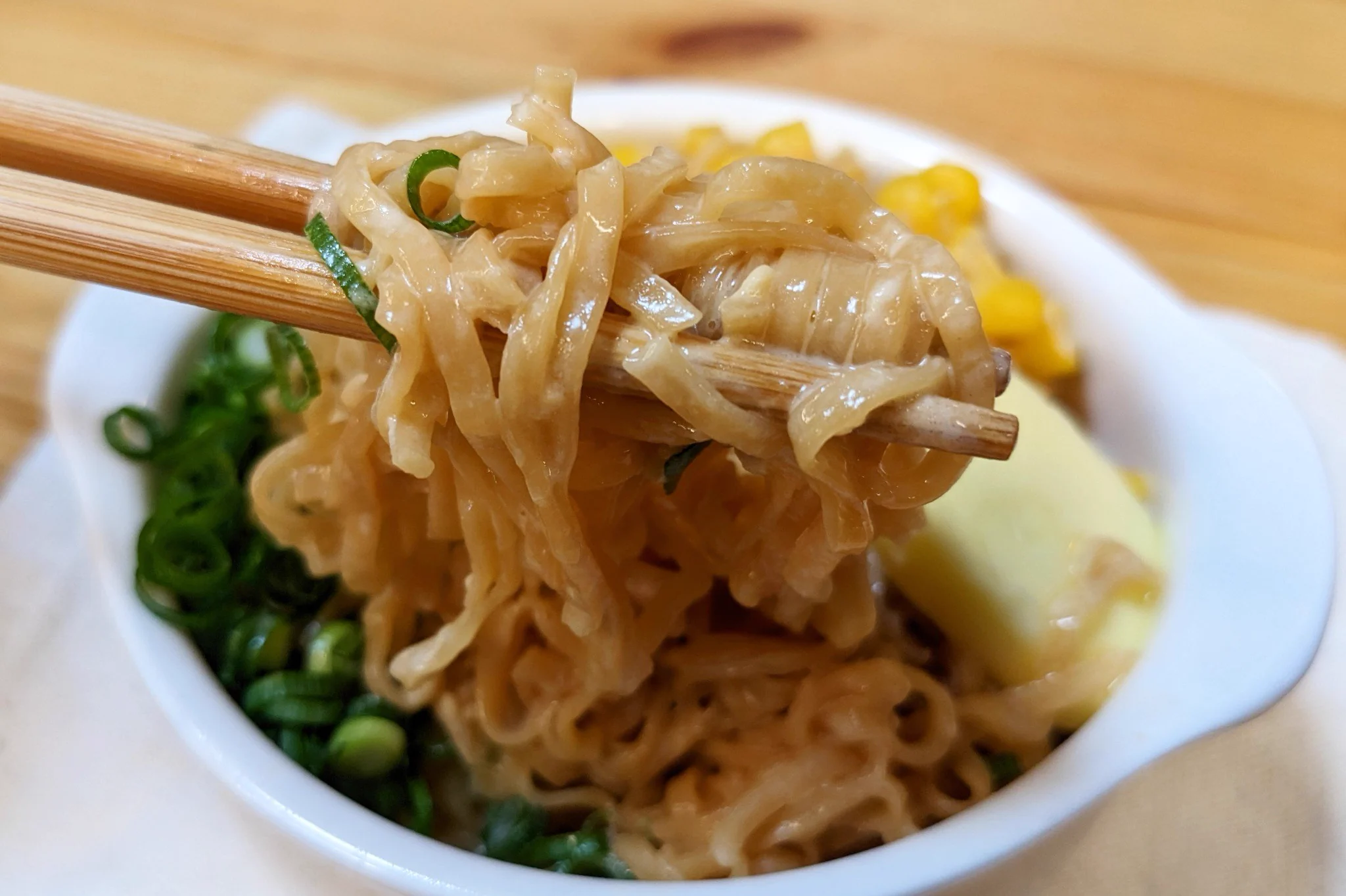 いつもと気分を変えて♪まろやかさが最高な「ミルクバターチキンラーメン」。