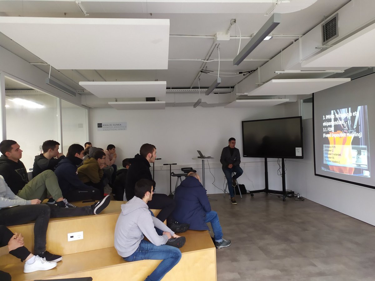 orientazioaIMH's tweet photo. @imhcampus #Goimailako ikasleak #orientazioakademikoan murgilduta, aukerak ezagutuz! #espezializazioak #aditiba #unibertsitatea #ingeniaritza 
@FPeuskadi @ikaslangipuzkoa https://t.co/gVdUgnrQvH