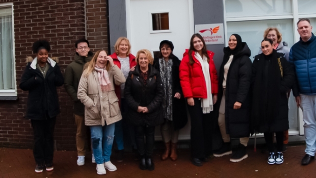 Grootnissewaard's tweet photo. VluchtelingenWerk Nissewaard is dringend op zoek naar nieuwe vrijwilligers -  https://t.co/r7g5Uh6NZs https://t.co/nCSOrSYqCq