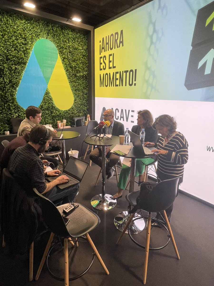 ACAVe_travel's tweet photo. Rueda de Prensa en el stand de @ACAVe_travel en @fitur_madrid presentando las previsiones de nuestras #agenciasdeviajes para la temporada 2023 y la posición de @ACAVe_travel sobre la entrada en vigor del Real Decreto 933/2021.
#previsiones #agenciasdeviajes #defensasectorial https://t.co/RK4A8xhnZL