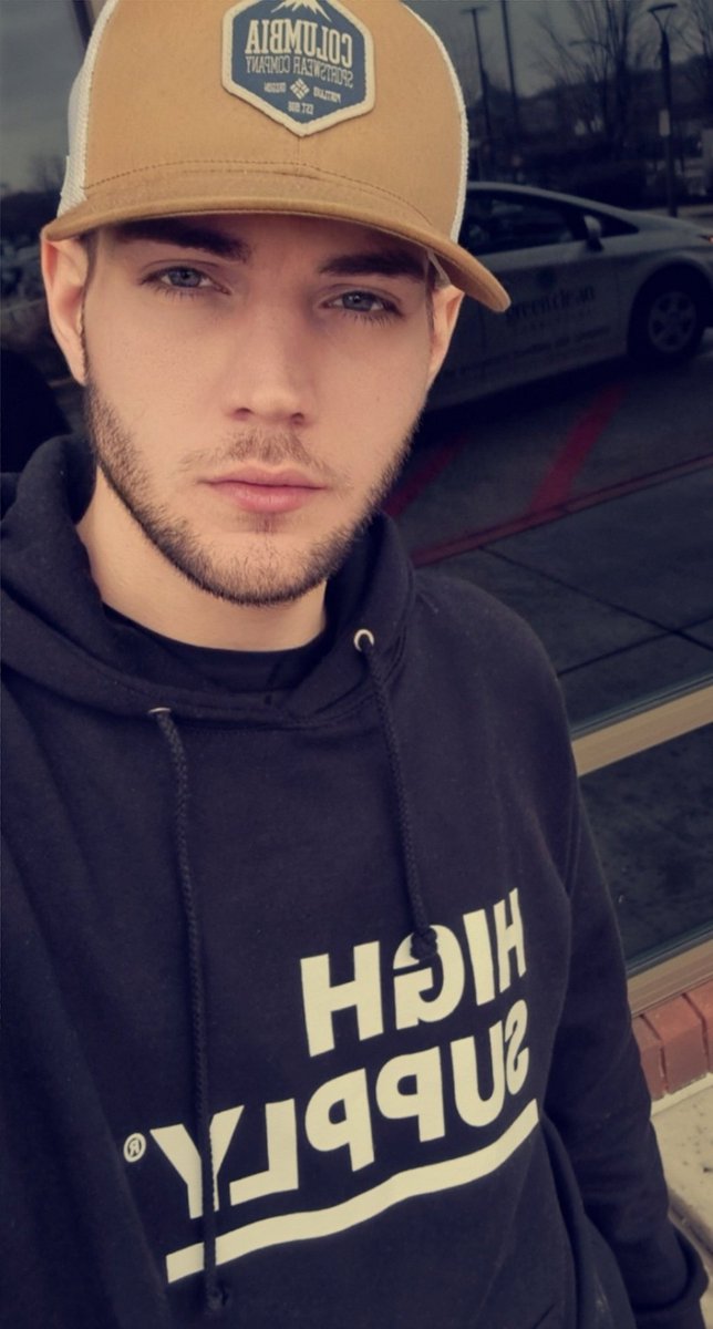 Dillzpickle_'s tweet photo. Face card will never ever decline😏 https://t.co/OwCFW7DlLW