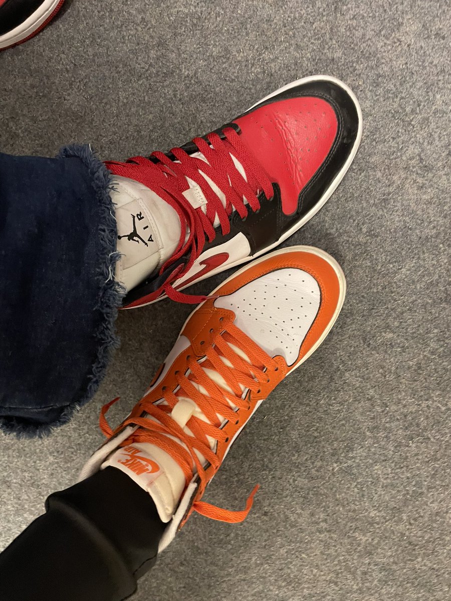 SilkeWSH's tweet photo. Tiefpunkt: Da denkste, Du trägst coole Sneakers bis die SuS-Sprecherin sagt „Alter, so können Sie nicht rumlaufen. Wie sind die denn geschnürt“@schelltweet unterstützt das auch noch. Sie mit ihren 10 jüng. Jahren zitiere ich nicht 🤬 Zumindest folgte direkt Rettung für mich #twlz https://t.co/SJNX9MsRaQ