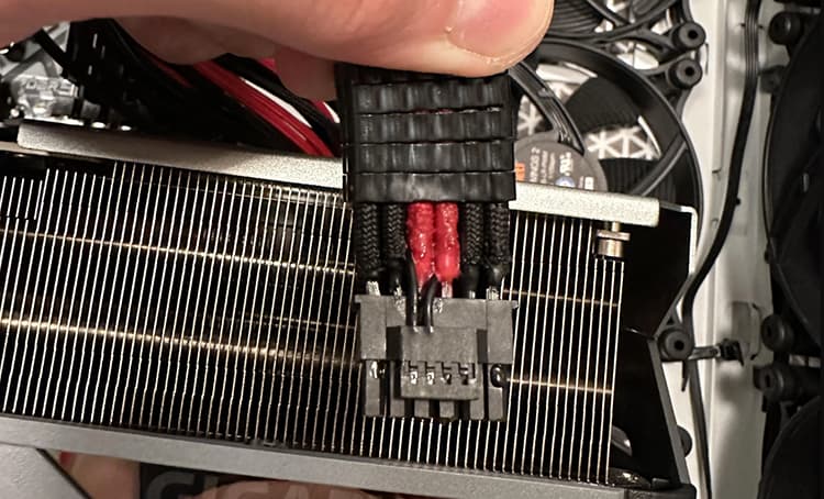 Overclocking_EN's tweet image. The 12VHPWR from #CableMod also melts… bit.ly/3GU2Ile #nvidia