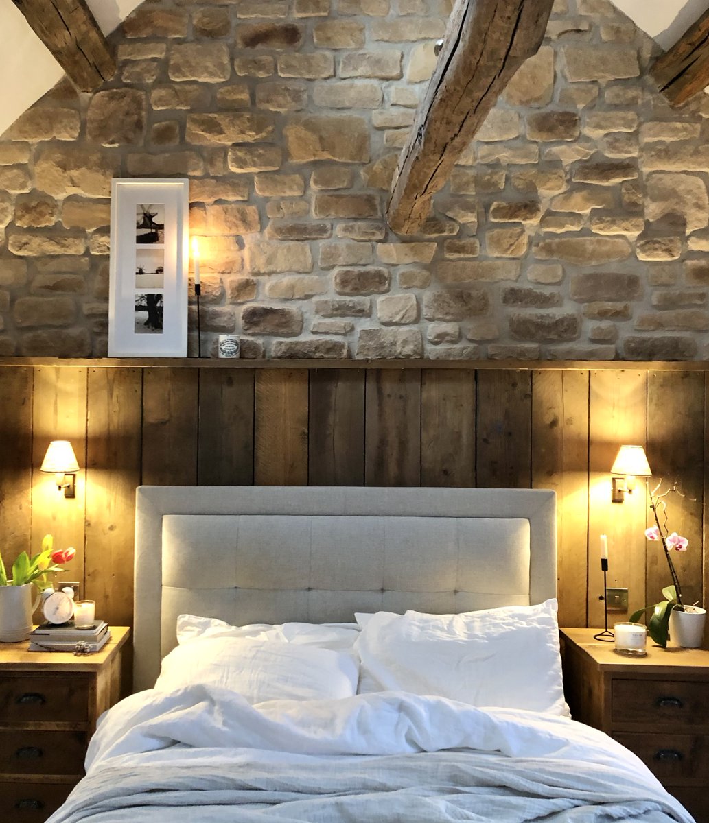 HigginsCladding's tweet image. Kopestone Buff Weathered Pre-Cast Stone Slips. Install like tiling using pointing mortar in the gaps. #stonewalls #stonecladding