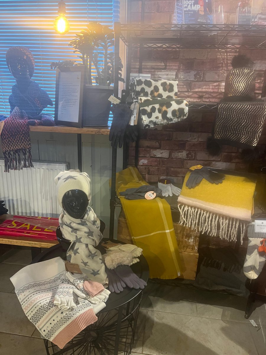 lewestonevents's tweet photo. With all this cold, frosty weather - why not wrap up warm with some beautiful hats and scarves from Foxy By Design, available from 'The Corner' at Cedars CafΓ©.
#LewestonSchool #LewestonEvents #Sherborne #ShopLocal #CedarsCafe #Winter #Community https://t.co/GT4lz7M0Hx