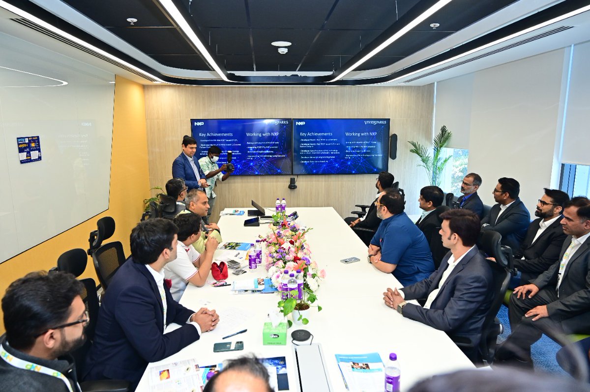 RajeevRC_X's tweet photo. Visited @NXP office &amp; met with their leadership. Also interacted with Indian startups being mentored by them, for co-developing IPs &amp; products

The @narendramodi Govt’s @Semicon_India #FutureDesign initiative will catalyse India’s #Semiconductor ecosystem 

#RCInBengaluru https://t.co/UlmcBNosWe