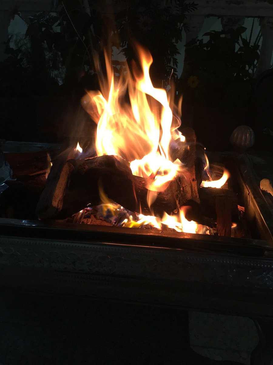 RedFirewoodSA's tweet photo. حطبنا يدفي الشتاء ويطربك 🎼

حطب قرض أفريقي سهل الاشتعال وبدون دخان أو رائحة
#حطب_قرض_افريقي 
#الوجار_ريفي_شداد 
#برد_الدمام
#كشتات
#شبة_ضو
#مخيمات_مخيم
#الأجواء_الشتوية
#الشتاء_يبيله_دفا
#الخبر_الظهران_القطيف_صفوى_رحيمة_الجبيل_بقيق_صلاصل_عين_دار_الخفجي_النعيرية https://t.co/zZFthve4Cm