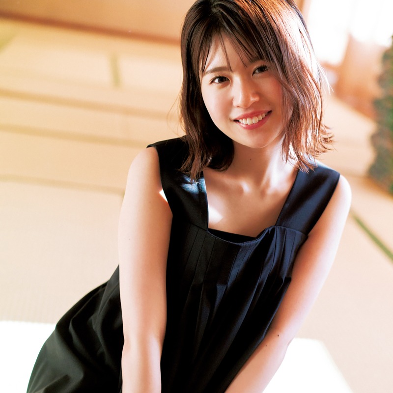 渡邉美穂　濱岸ひより　松田好花　宮田愛萌　サイン入り写真　L版 日向坂46・松田好花、『blt graph.vol.86』表紙＆巻頭に登場！ 昨年