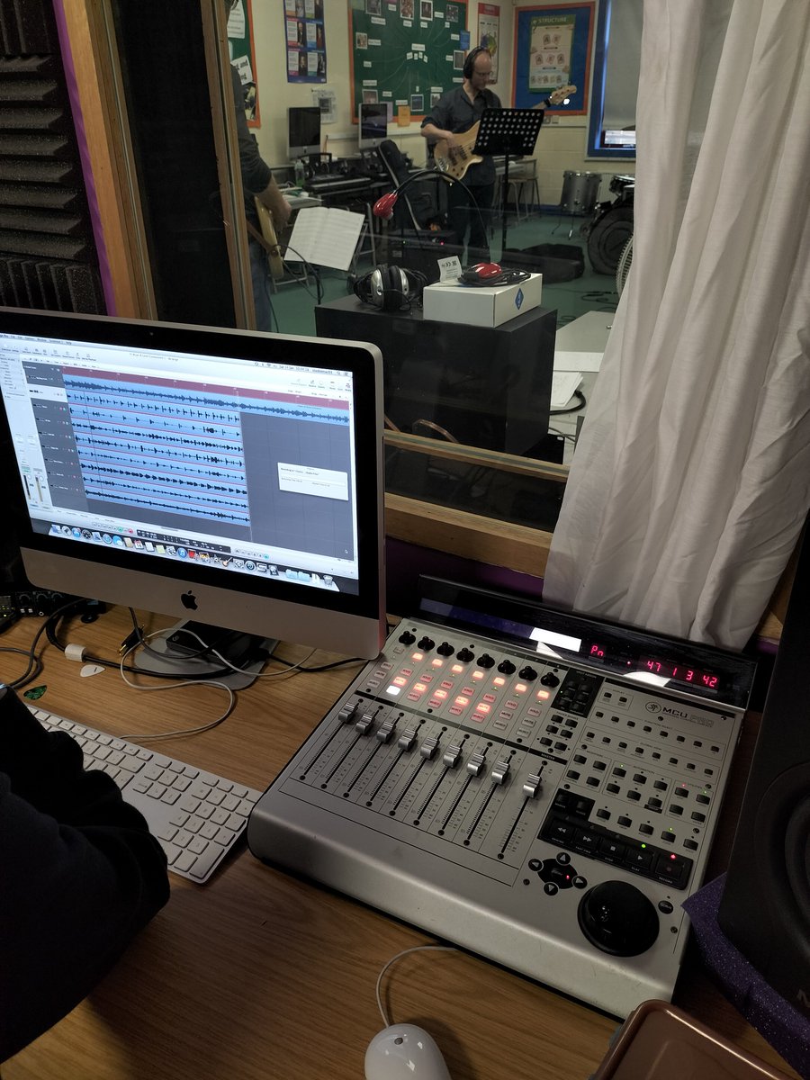 FullbrookSchool's tweet photo. On Saturday 14th our A Level Music Tech students came in for a recording session to start their coursework. Big thanks to our performers Rylan, Dan & Robin. We'll be sharing a short clip soon.
#BigEnough2Challenge #SmallEnough2Care #ALevel #SixthForm #6thForm #NextSteps #College https://t.co/iverbVQyRE