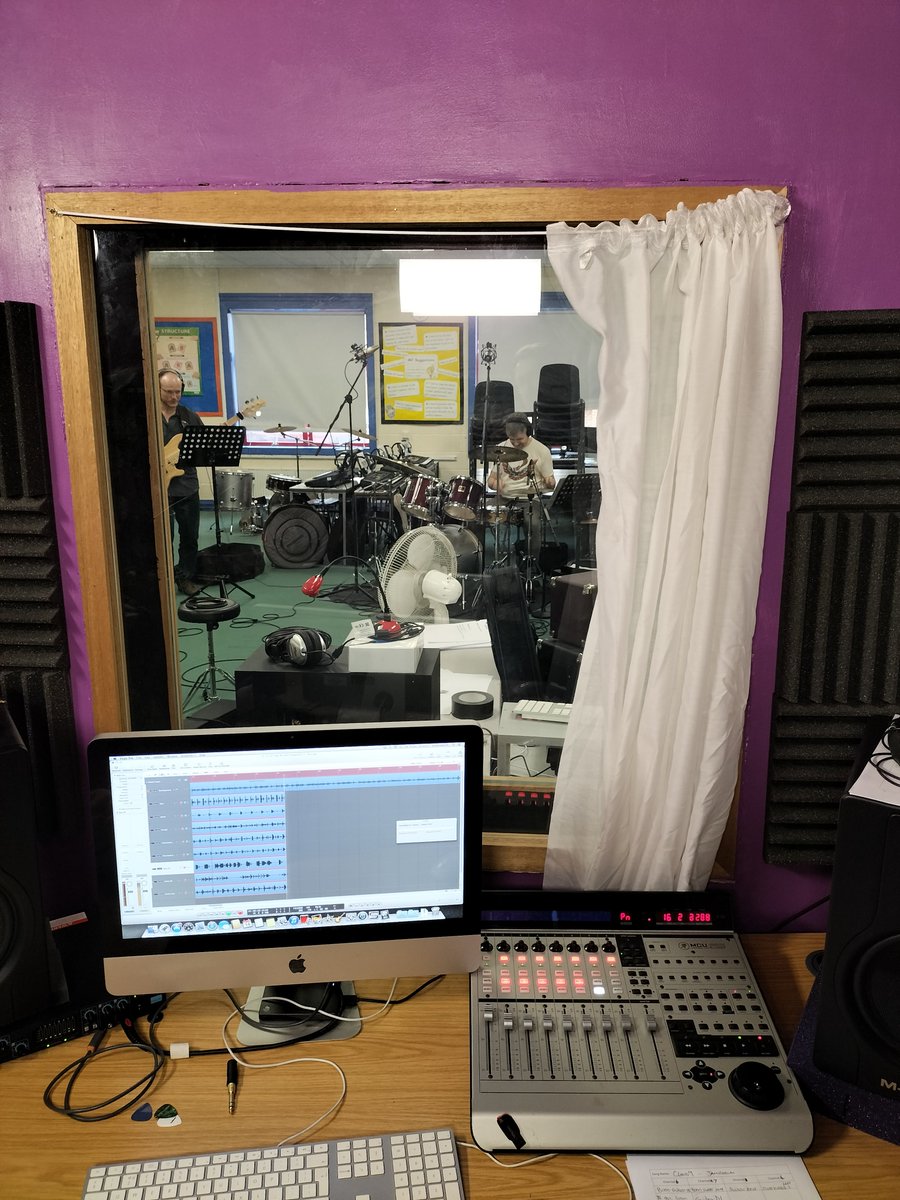 FullbrookSchool's tweet photo. On Saturday 14th our A Level Music Tech students came in for a recording session to start their coursework. Big thanks to our performers Rylan, Dan & Robin. We'll be sharing a short clip soon.
#BigEnough2Challenge #SmallEnough2Care #ALevel #SixthForm #6thForm #NextSteps #College https://t.co/iverbVQyRE