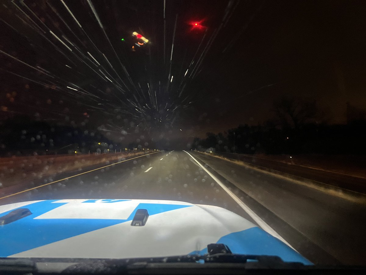 danielaleontv's tweet image. Buenos Días #KC we are inside our #StormTracker this morning. This is live look of northbound 169 just outside Kansas City. Mix of snow and rain coming down.