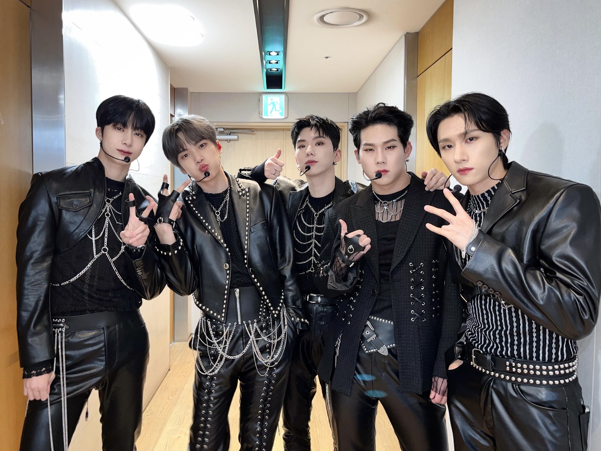 MONSTAX  モンスタエックス　モンベベ　まとめ売り　●※バラ売り不可 MONSTA X 「WANTED」 Teaser - YouTube