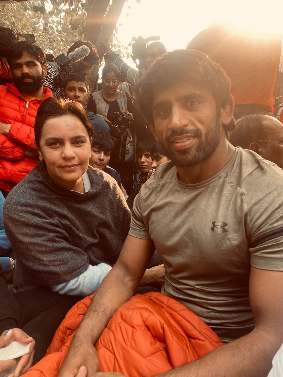 yogitabhayana's tweet photo. मेरी हर मुस्कान में तेरा नाम रहेगा,औरत के हक में लड़ने वालों को दिल से सलाम  रहेगा... @BajrangPunia 

#WrestlersofIndia https://t.co/Broeg3HOQ1