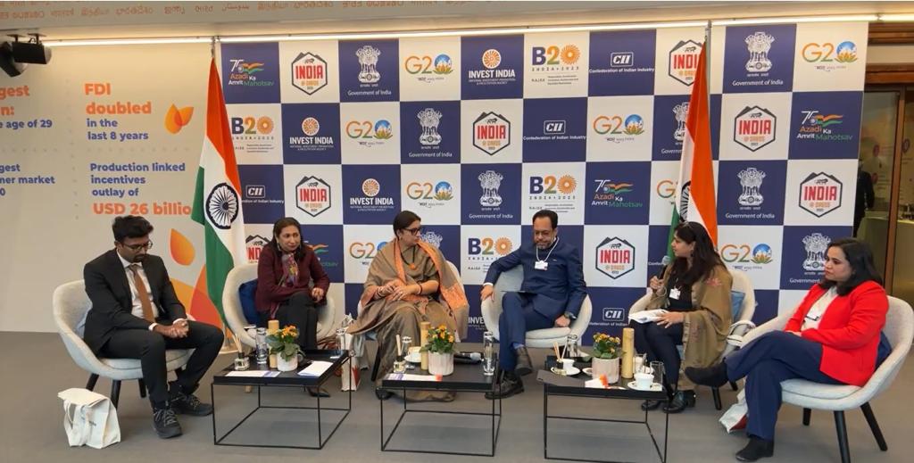 Shifting women from the periphery to the core!

Delighted to have moderated a powerful panel graced by HE Minister <a href="/smritiirani/">Smriti Z Irani</a> and friends <a href="/GhoshArunabha/">Arunabha Ghosh</a>,  <a href="/NelsonVadassery/">Nelson Vadassery</a>, <a href="/anita_bhatia1/">Anita Bhatia</a>, <a href="/KanikaPal/">Kanika Pal</a> at <a href="/investindia/">Invest India</a> panel in #Davos2023 <a href="/wef/">World Economic Forum</a>.

Watch here: youtube.com/watch?v=Qj749B…